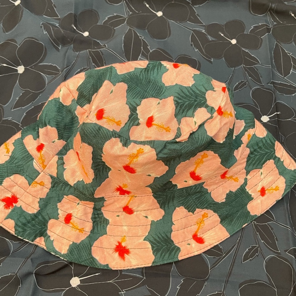 Acacia hat